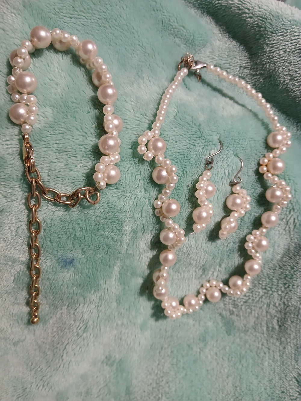 Elegant Pearl Necklace, Bracelet & Earring Set - White Pearls